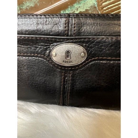 Fossil Maddox Keyhole Wallet Black 3/4 Zip Around - Picture 4 of 12